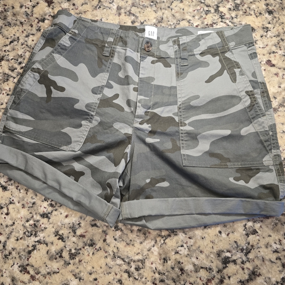 GAP Women’s Gray Camouflage Cargo Shorts Size 10 Short Utility Camo